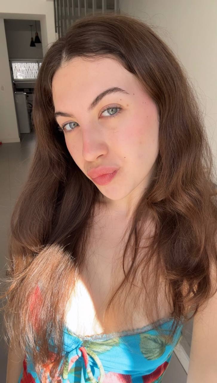 Nude girl Amber in Banjarmasin