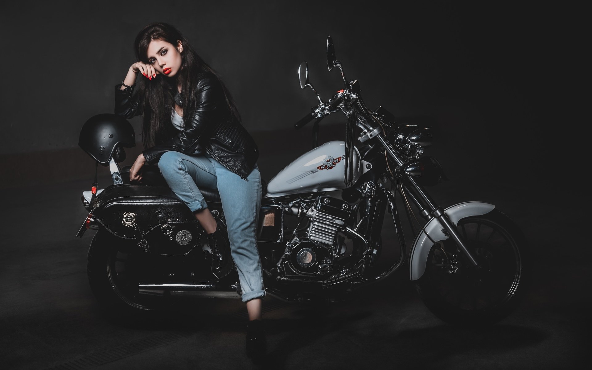 Biker girls: style and drive in Banjarmasin