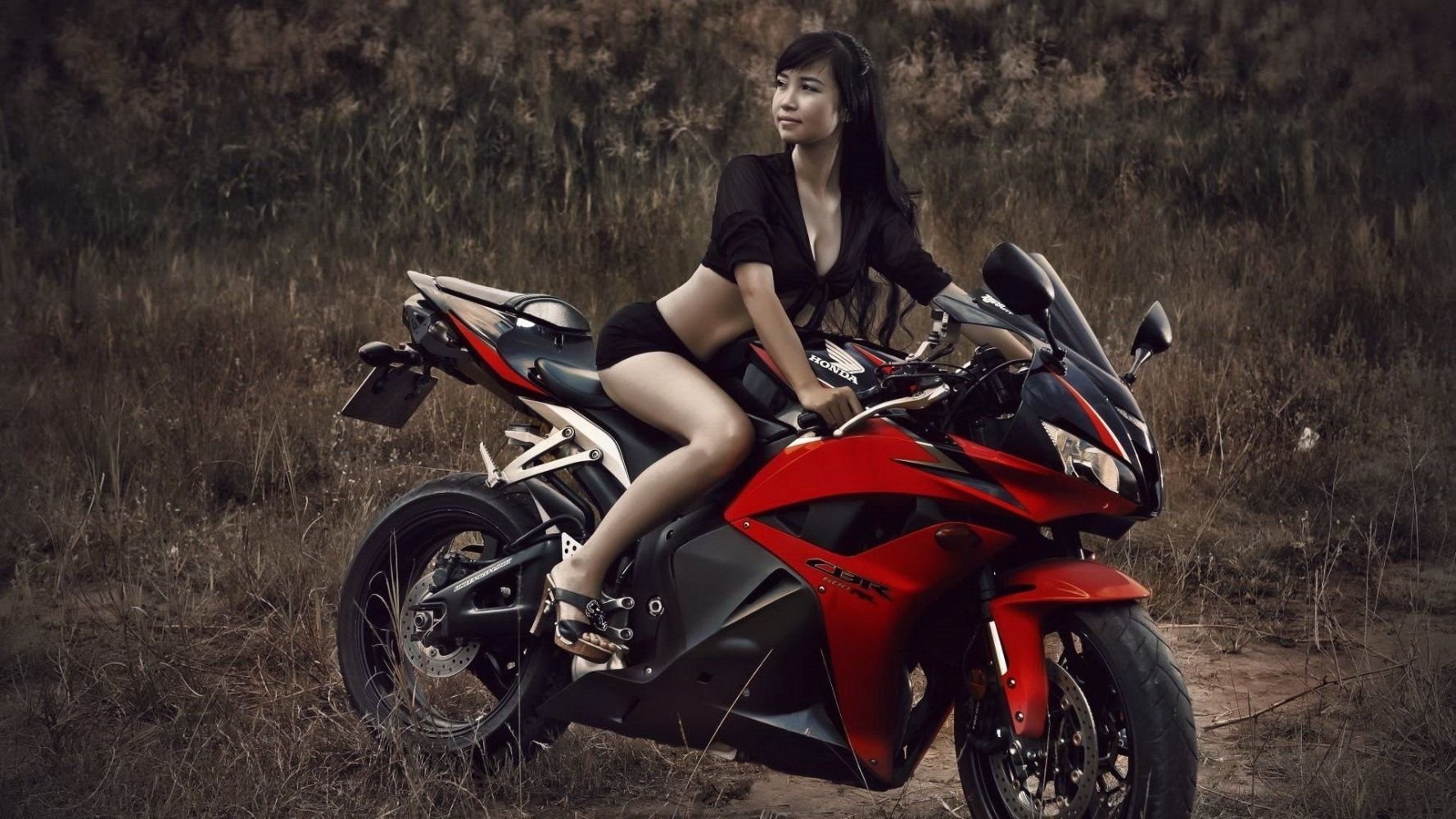 Fitness girls and bikes in Banjarmasin