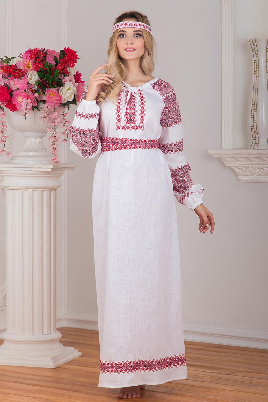 Women in Slavic costumes in Banjarmasin