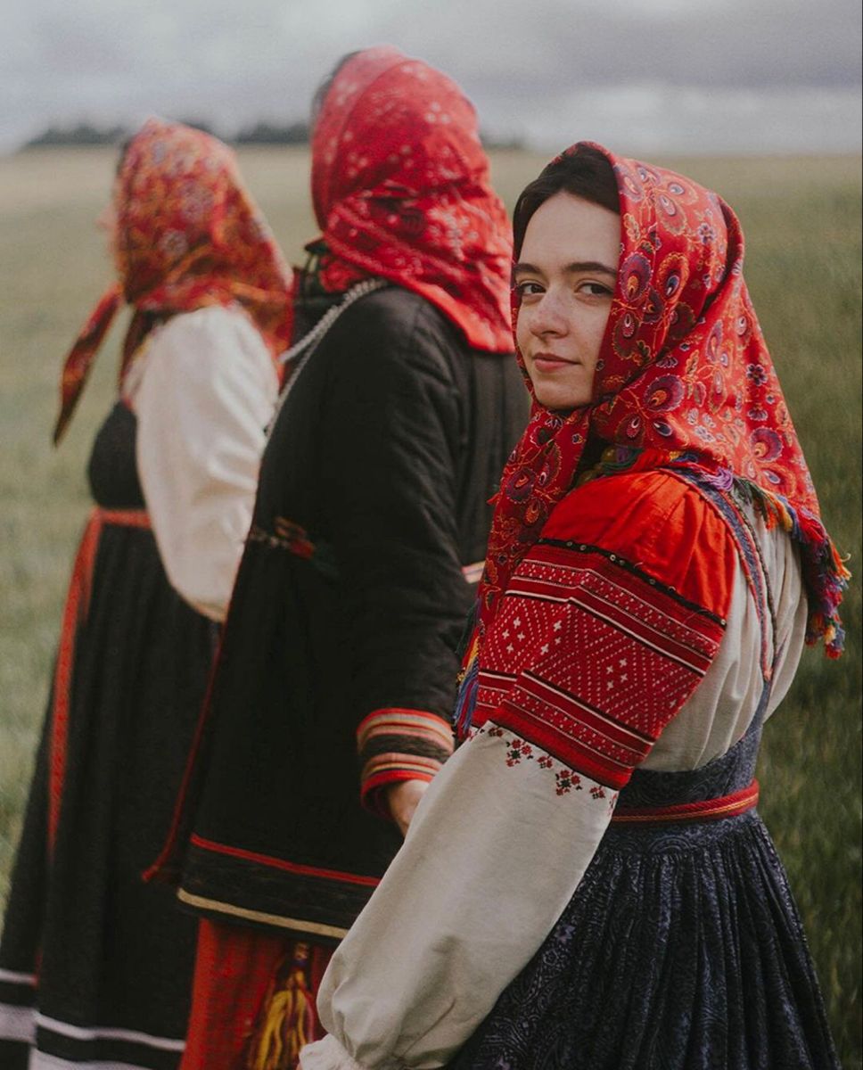 Women in Slavic costumes in Banjarmasin