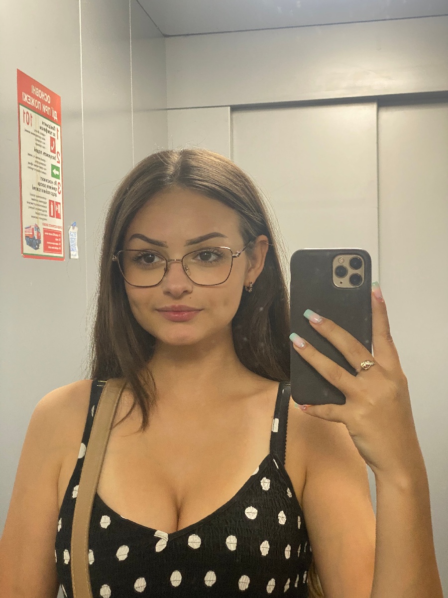 Sexy model Stacy in Banjarmasin