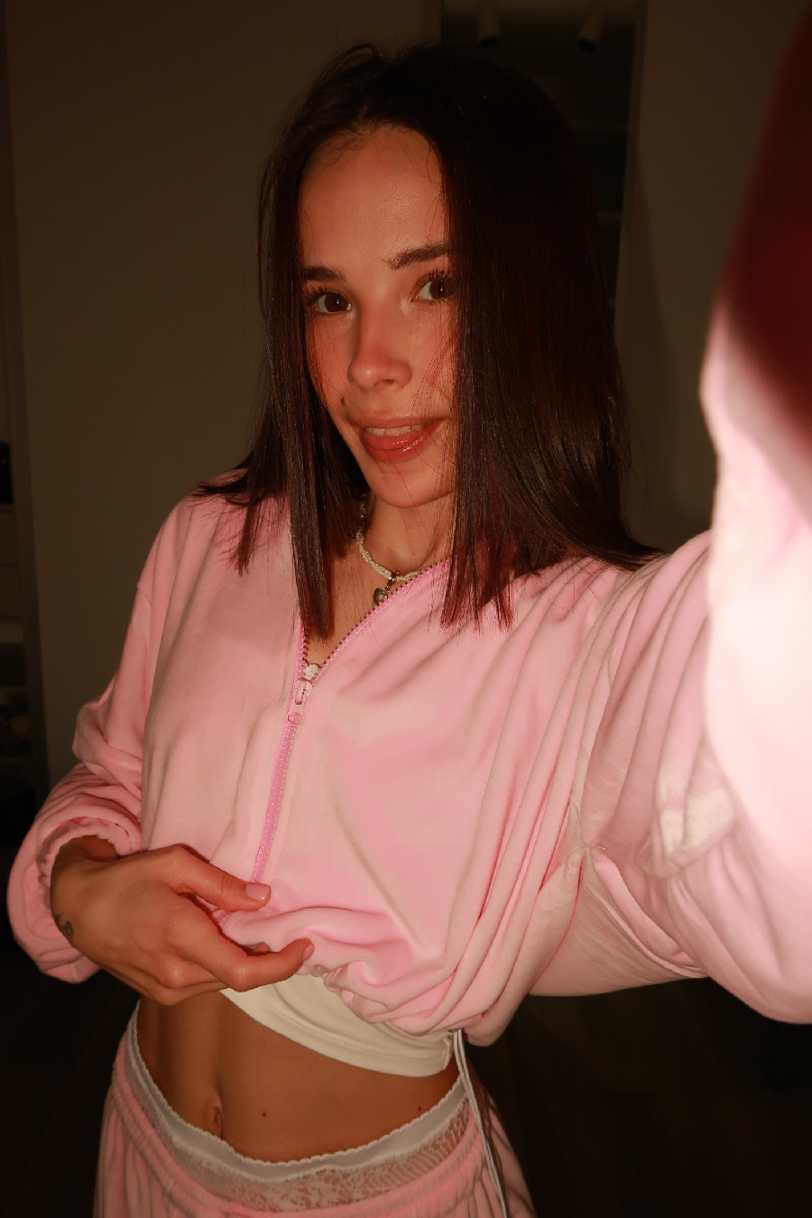 Tina brings the glow — live moments in Banjarmasin